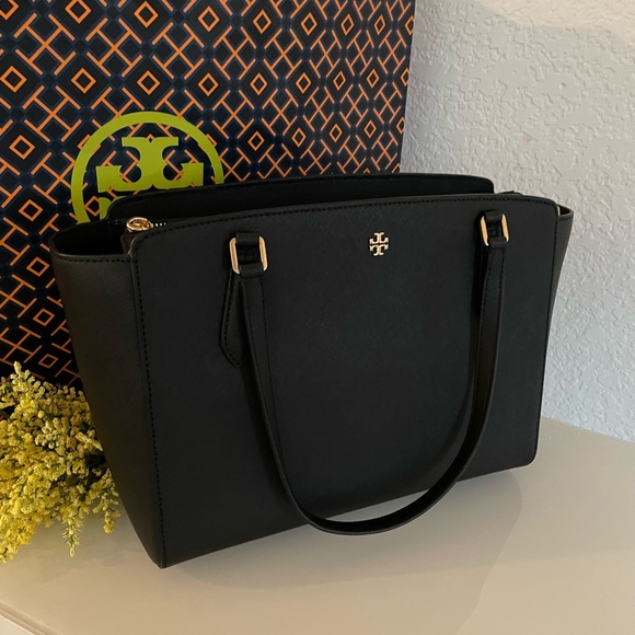 Tory Burch Other - 100% authentic tory burch handbag